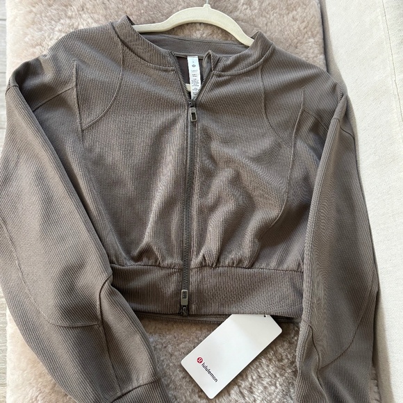 Lululemon Ribbed Softstreme Cropped Jacket size 6 - Picture 1 of 7